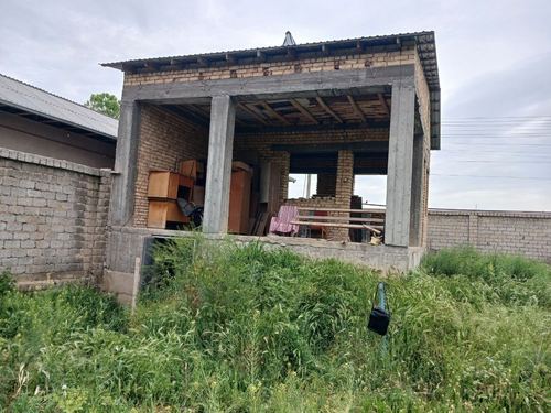 House, yard for sale