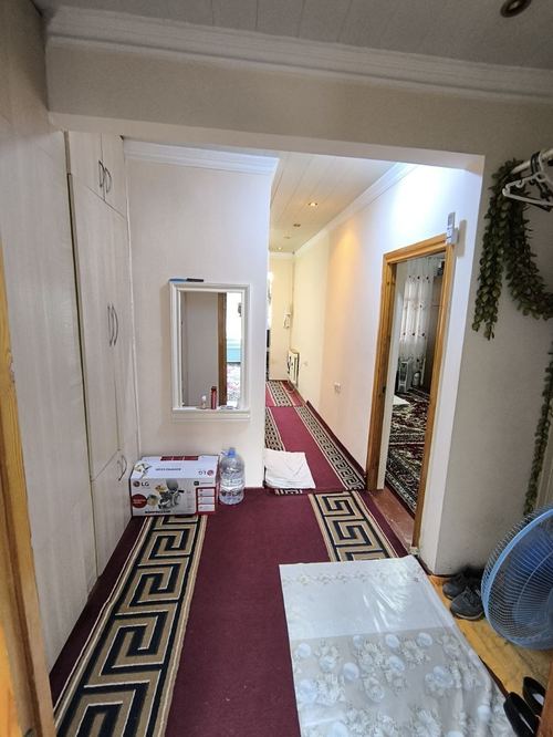 House, 2 rooms (2nd floor of a 4-story building)