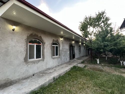 House for sale in Politotdel, Tashkent region, Yukorichirchik district.