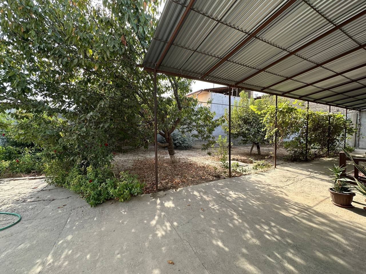 1-комнатный дом, 300 м², Ташкент, Сергелийский район, на продажу