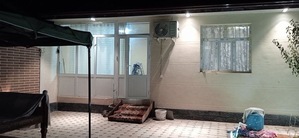 6-комнатный коттедж, 200 м², Ташкент, Сергелийский район, на продажу