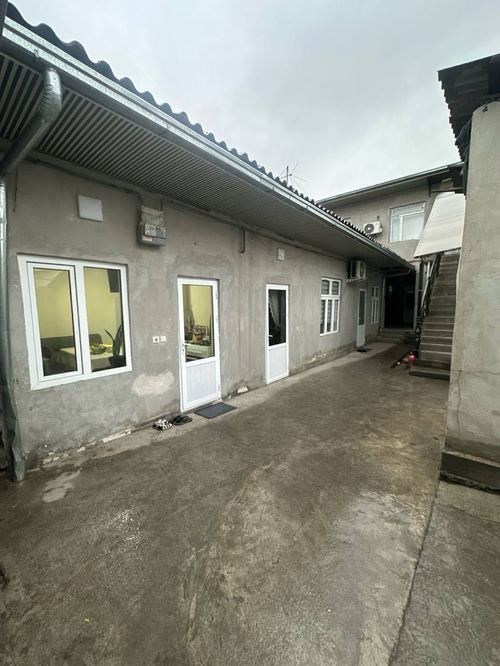 Yashnobod, Risovaya, 5-room cottage, price negotiable