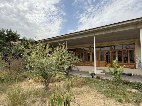 Courtyard for sale. On the road.