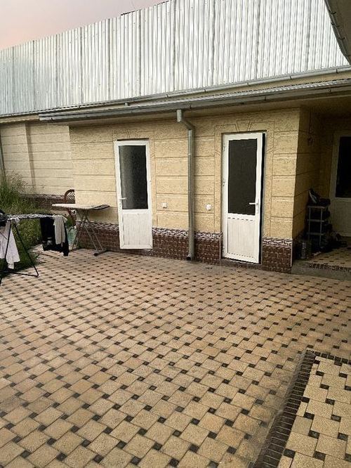 Land plot, Karasarayskaya St., house 3.5 sotok, 9 rooms
