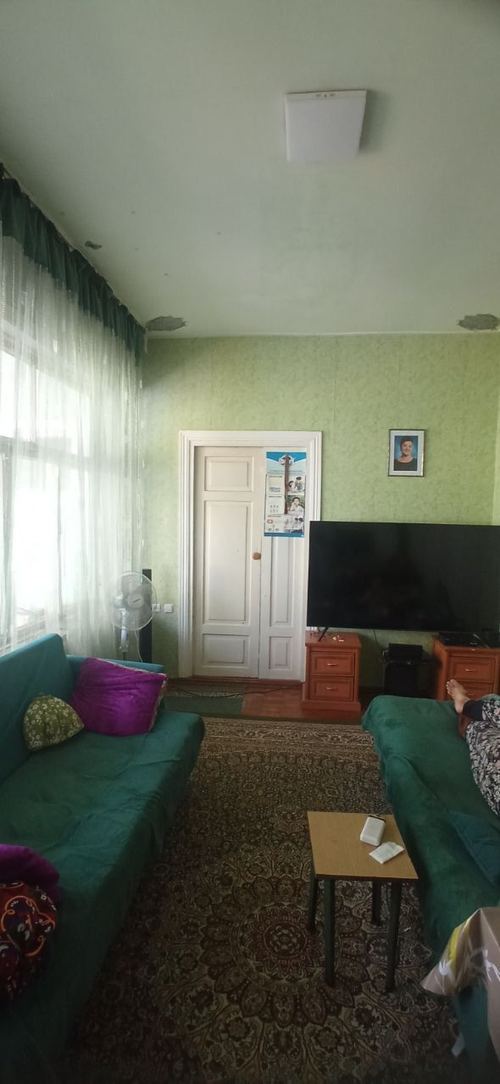 For sale: plot of land, 5-room apartment with pool