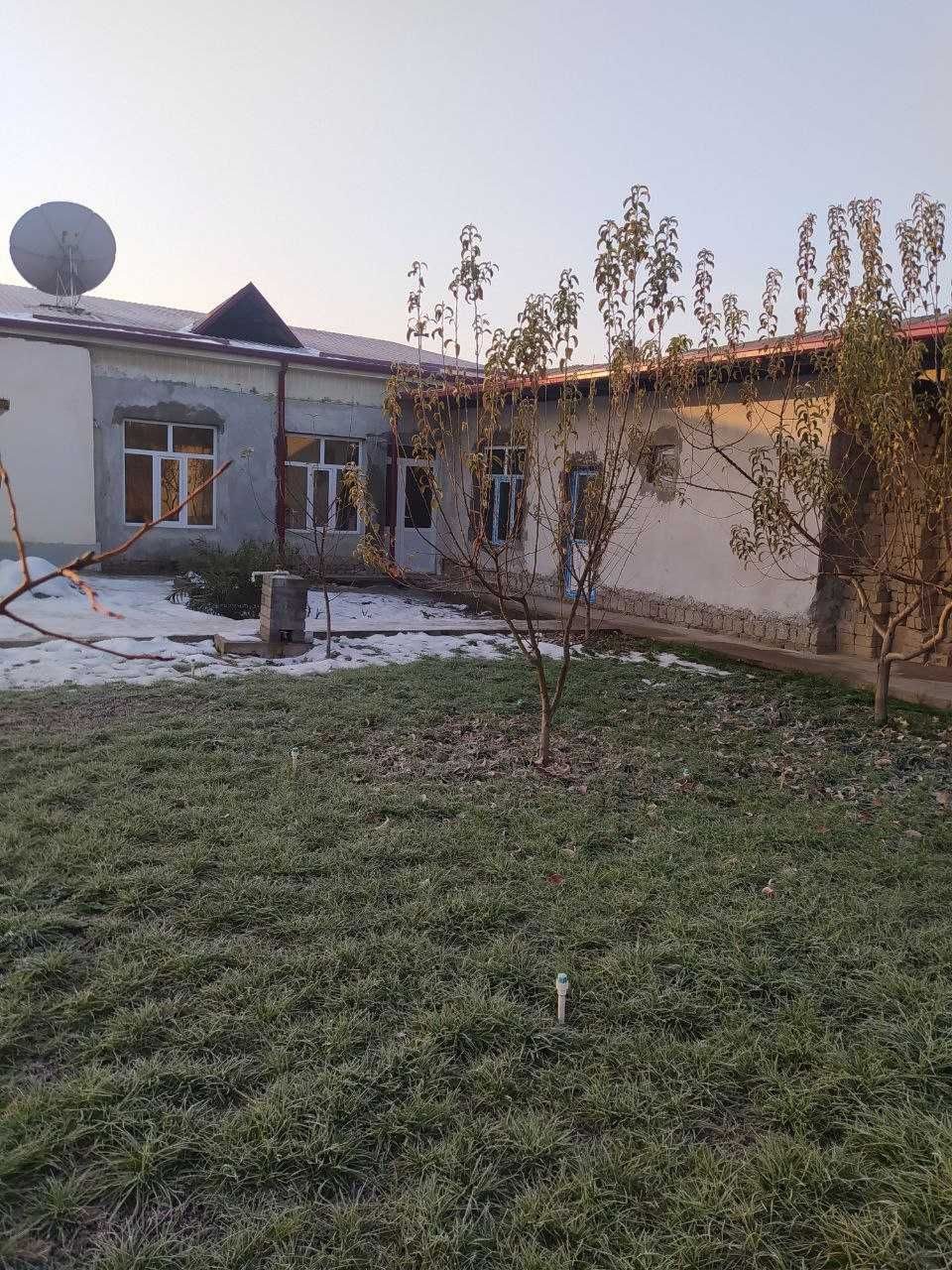 4-комнатный дом, 1100 м², Ташкент, Сергелийский район, на продажу