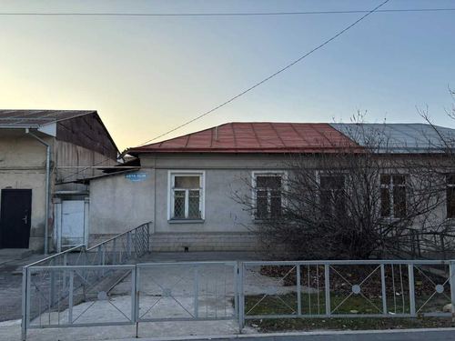 1.7 sotka land plot for sale, with a house! Almazar district, Takhtapul.