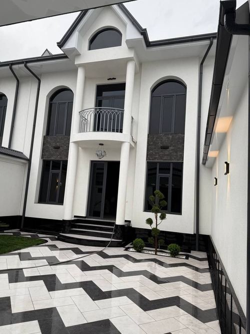 175000 u.e. Chigatoy 2.4 sotok 5 rooms Nurafshon street near Beruniy Chorsu