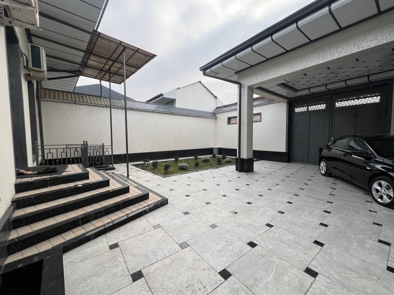 5-комнатный дом, 300 м², Ташкент, Юнусабадский район, на продажу