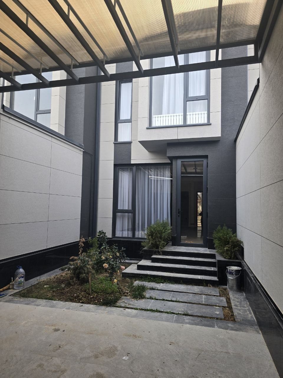 5-комнатный дом, 250 м², Ташкент, Юнусабадский район, на продажу