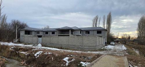 Продается участок 10 соток в Бостанлыкском районе.