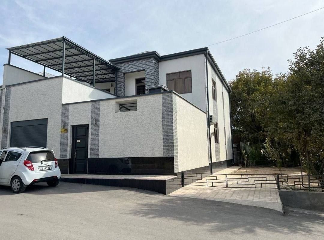 6-комнатный коттедж, 300 м², Ташкент, Алмазарский район, на продажу