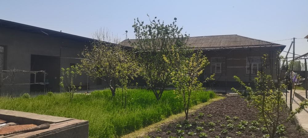 8-xonali uy, 1000 m², Toshkent, Bektemir tumani, sotuvga