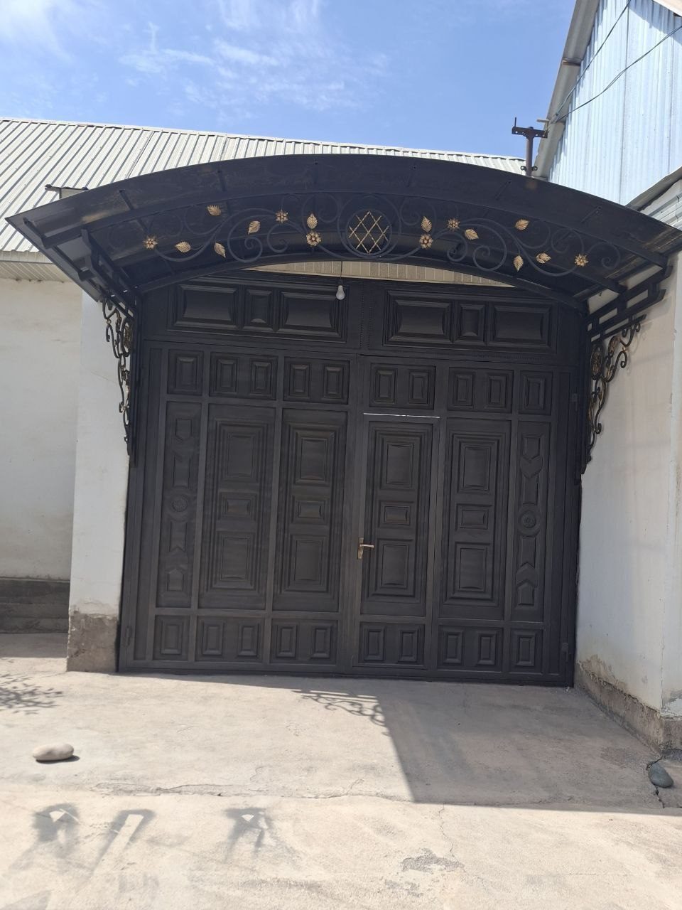 15-xonali uy, 1699 m², Toshkent, Bektemir tumani, sotuvga