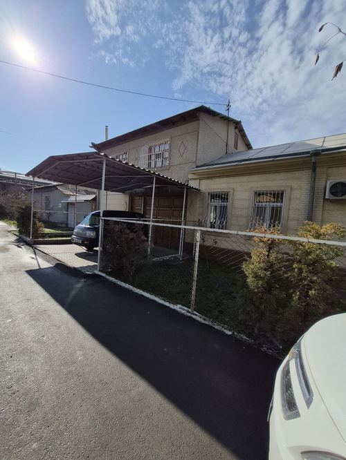 For sale: 4.5 sot land plot, 2 houses, Yashnabad district, Kadyisheva