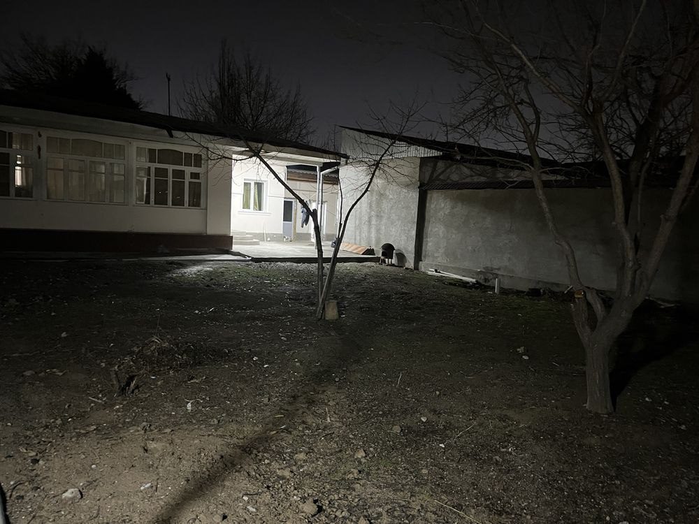 4-room cottage, 1600 m², Tashkent, Almazar District, for sale