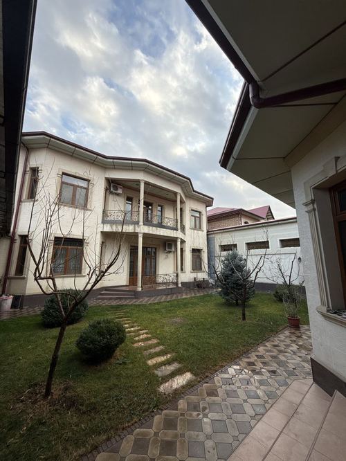 6 sotok Euro house for sale on Okhunbobev