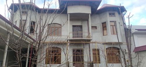 House for sale in Akhunbabayev Mevazor mahalla