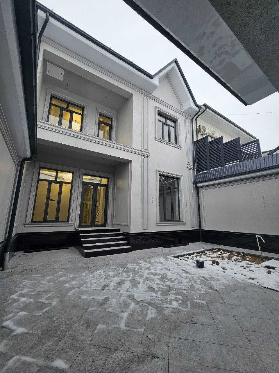 9-xonali uy, 300 m², Toshkent, Sergeli tumani, sotuvga