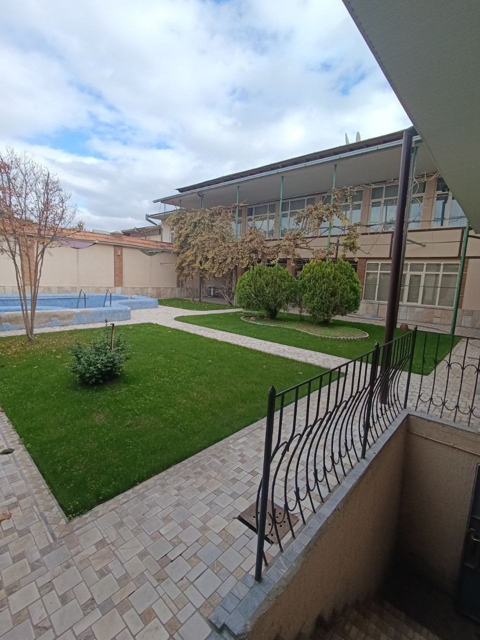 9-room house, 1 m², Tashkent, Sergeli District, for sale