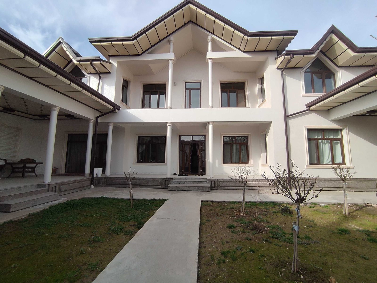 8-xonali uy, 380 m², Toshkent, Uchtepa tumani, sotuvga