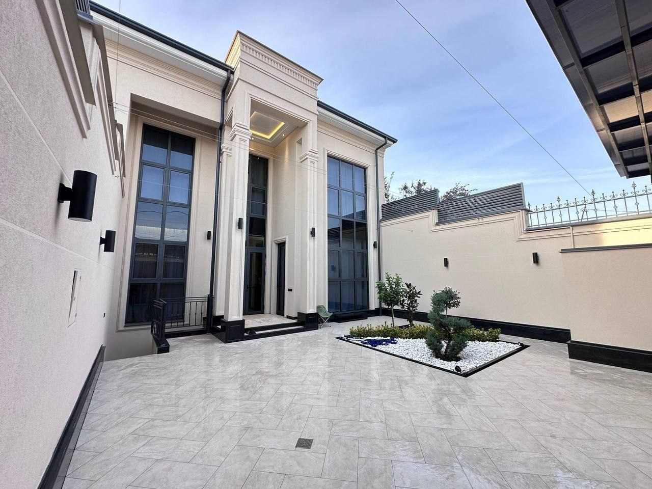 6-комнатный дом, 360 м², Ташкент, Юнусабадский район, на продажу