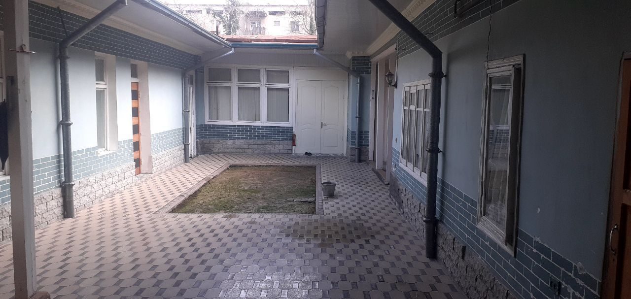 8-xonali uy, 380 m², Toshkent, Yakkasaroy tumani, sotuvga