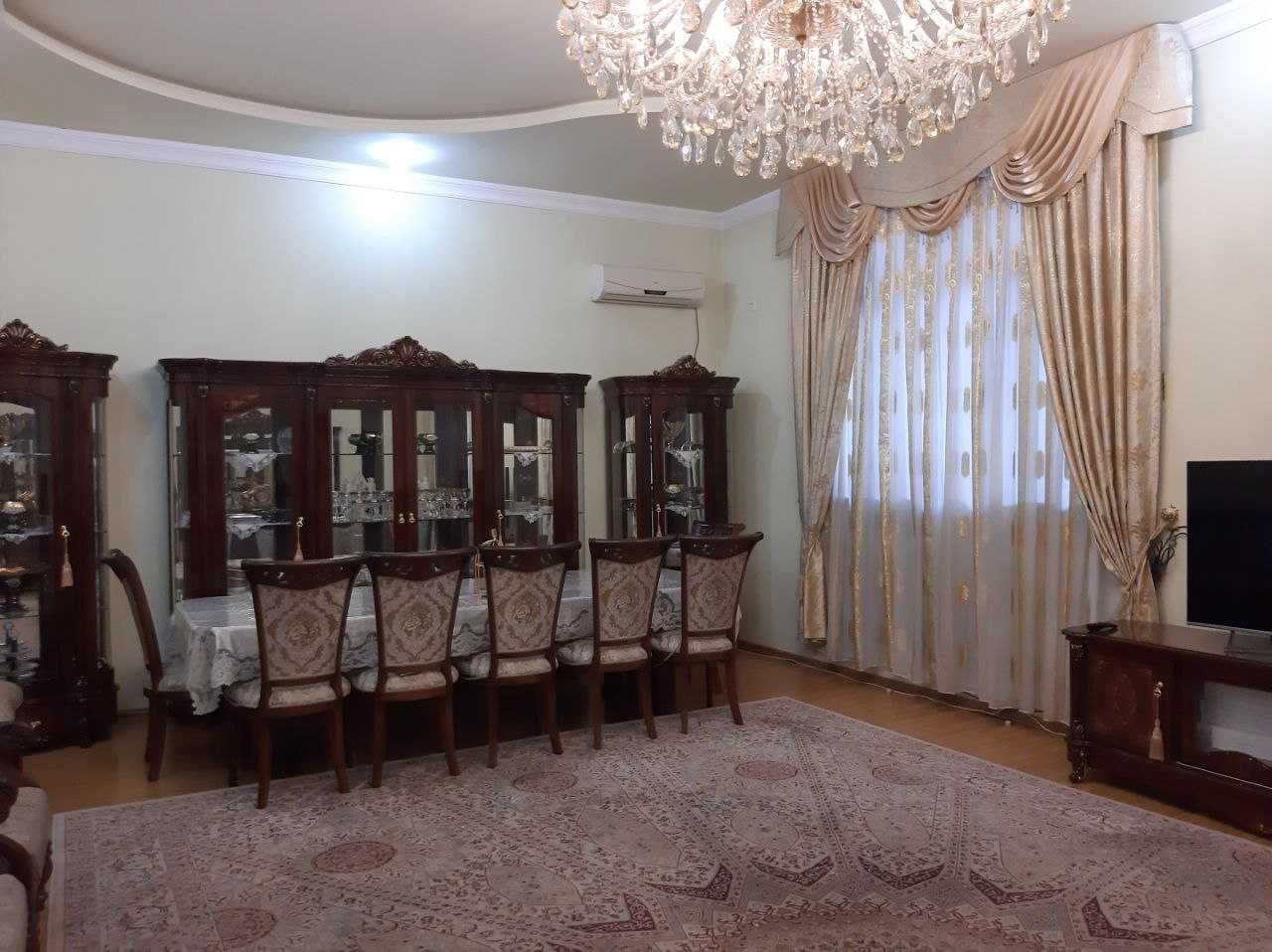 8-xonali uy, 800 m², Toshkent, Yakkasaroy tumani, sotuvga