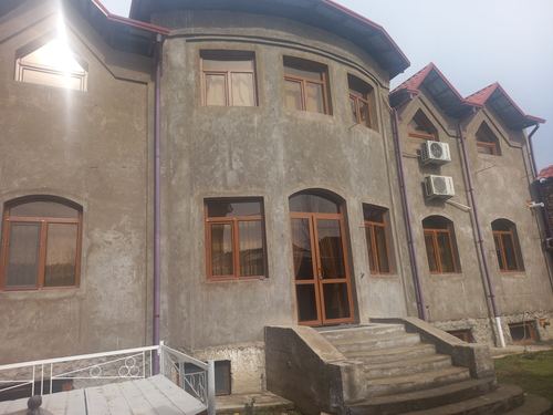 Продается двор с 2 домами