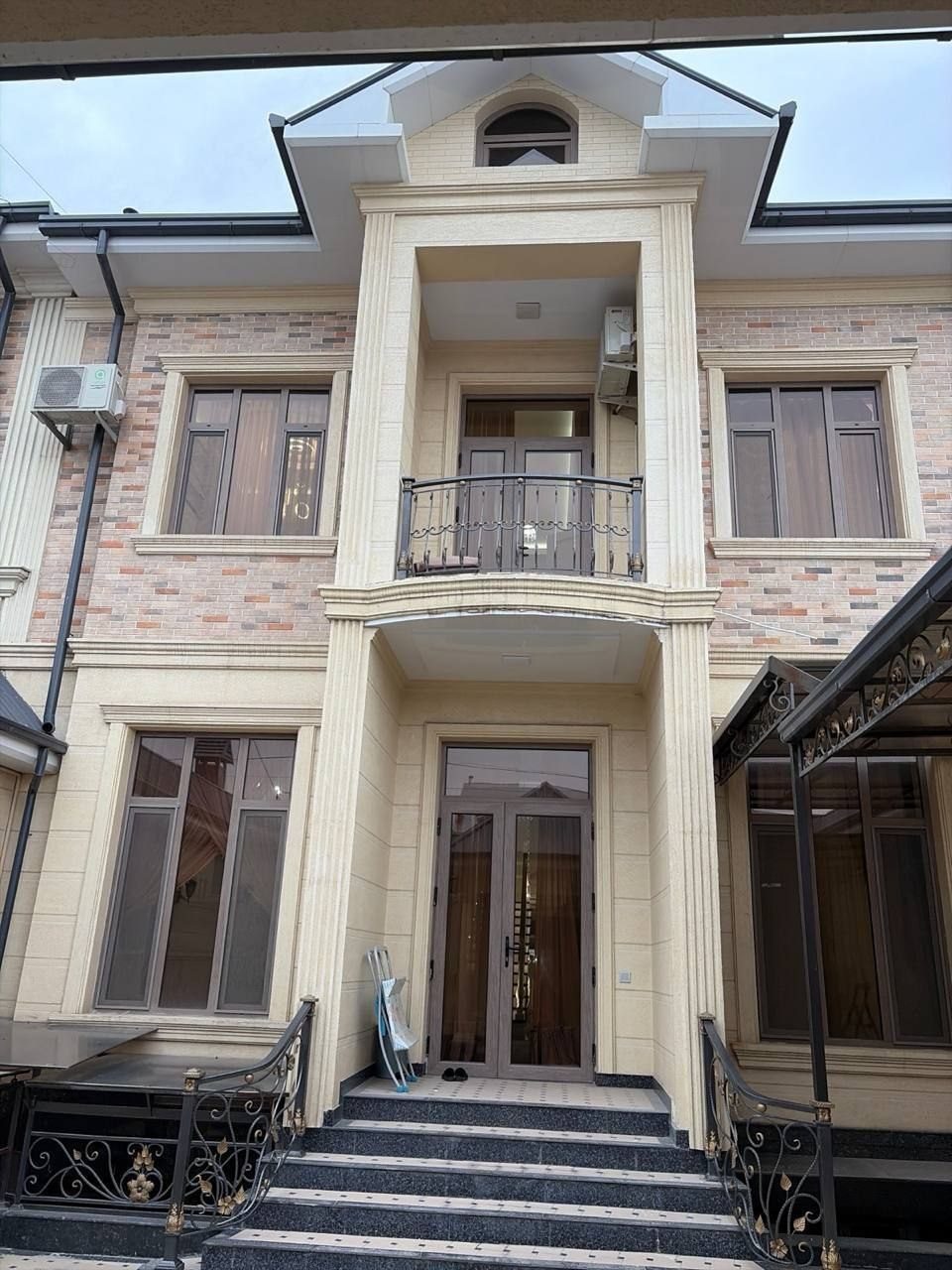 6-комнатный дом, 350 м², Ташкент, Яккасарайский район, на продажу
