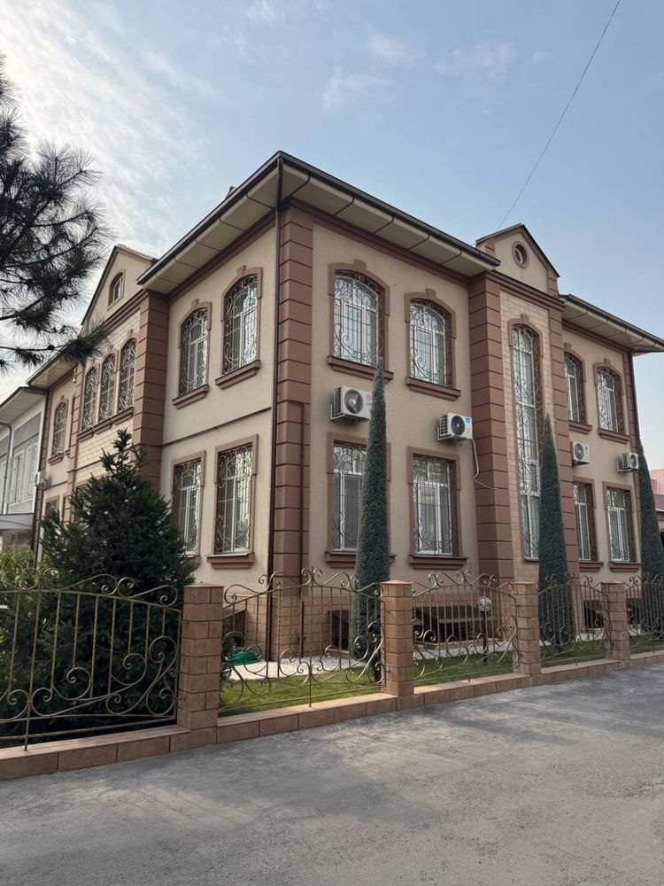 9-комнатный дом, 700 м², Ташкент, Чиланзарский район, на продажу