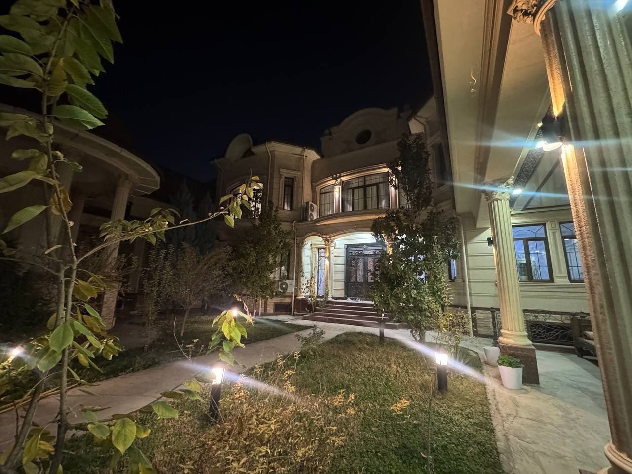 8-комнатный дом, 600 м², Ташкент, Чиланзарский район, на продажу