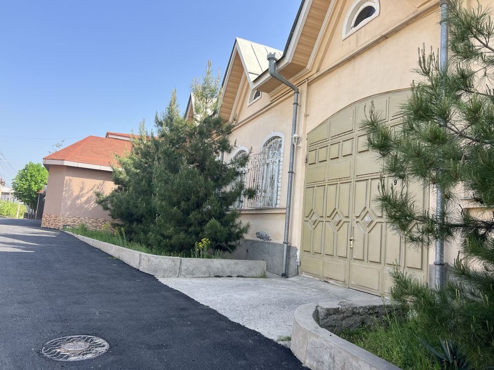 8-xonali uy, 1000 m², Toshkent, Yakkasaroy tumani, sotuvga