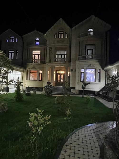 Роскошный дом 1200 м², 15 комнат, с бассейном и кинотеатром — срочно