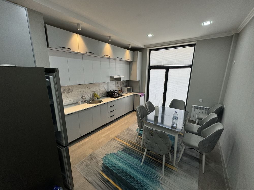 3-xonali kvartira, 94 m², Toshkent, Yakkasaroy tumani, ijaraga