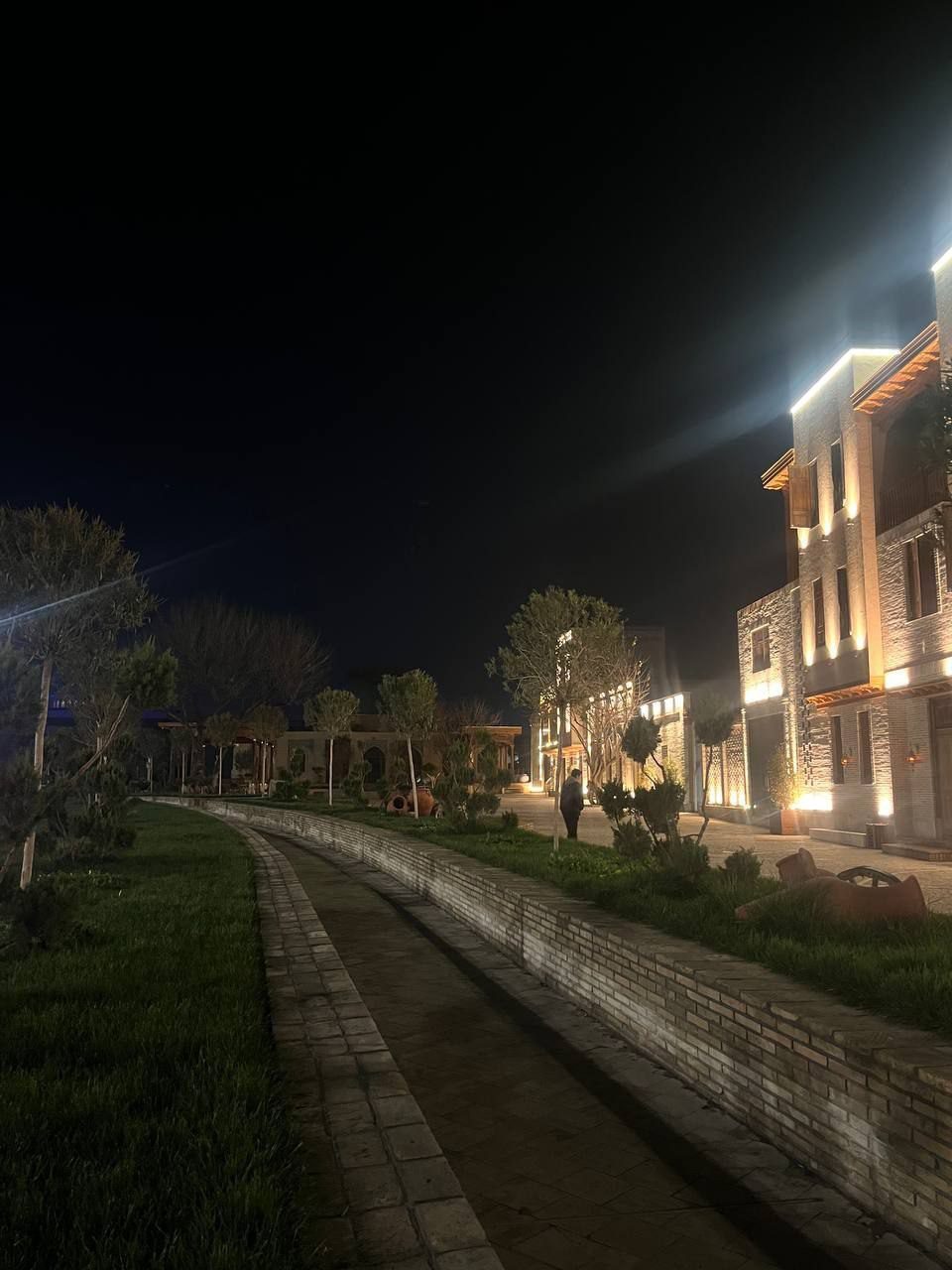 6-комнатная квартира, 550 м², Ташкент, Юнусабадский район, в аренду