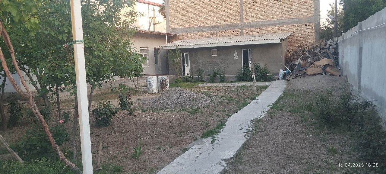 Shoshilinch sotiladi 2 sotix yer