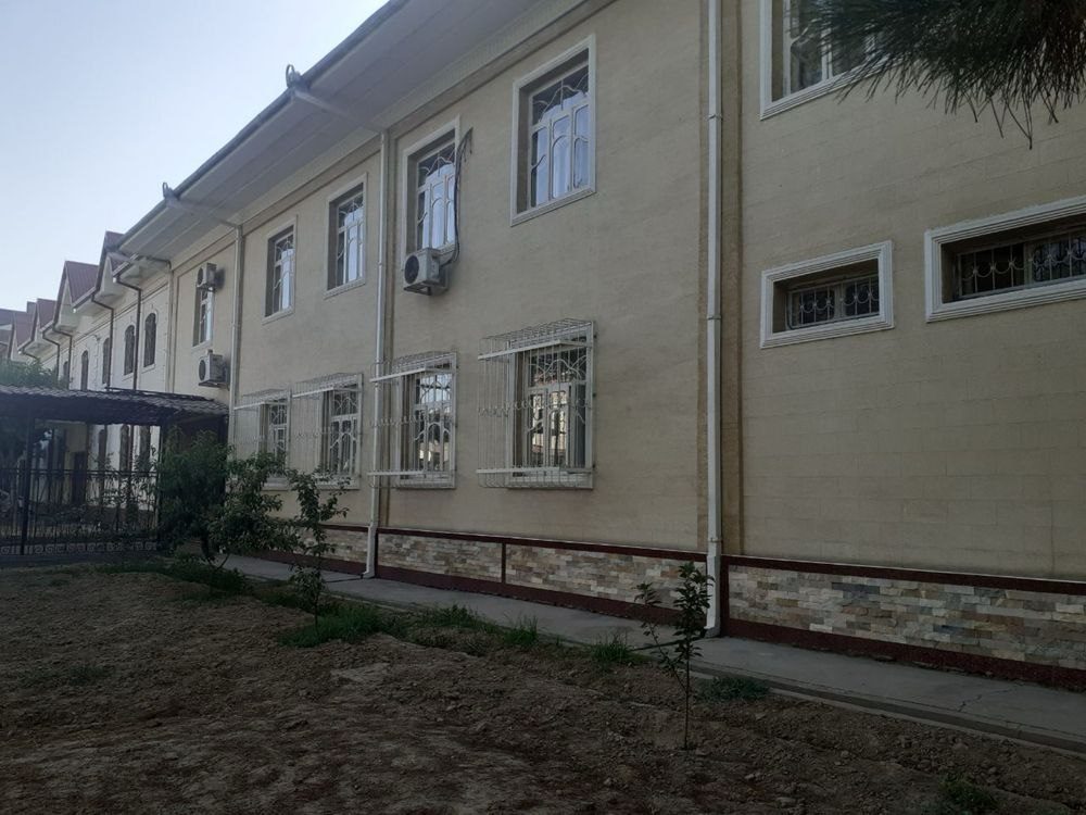 5.5 sotok yer uchastkasi sotiladi