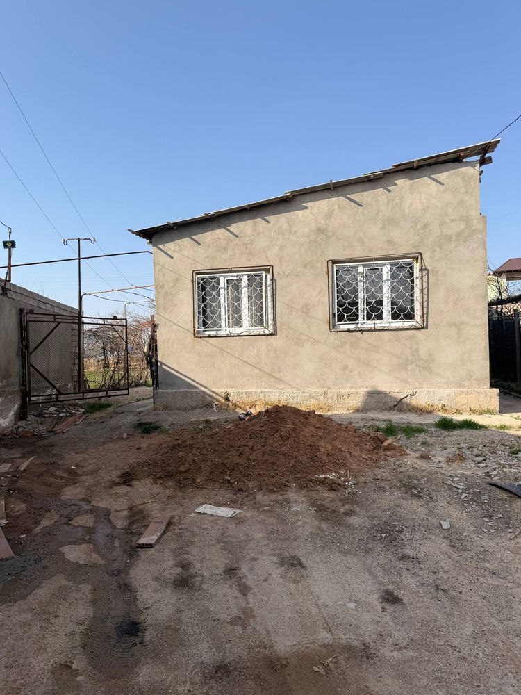 Mayiski'da dala-hovli sotiladi 8 sotix