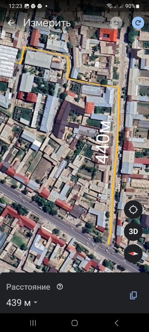Uch qahramondan 2.5 km kirganda 12 sotix yer sotiladi