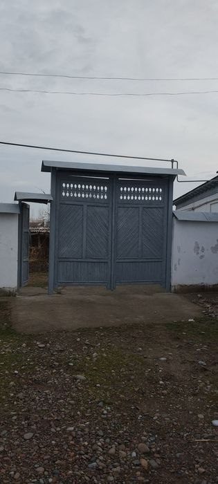 Yer sotiladi shoshilinch, narxi kelishiladi
