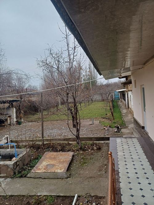 Половина дома, расположенная в 3 км от парка Янги Узбекистон
