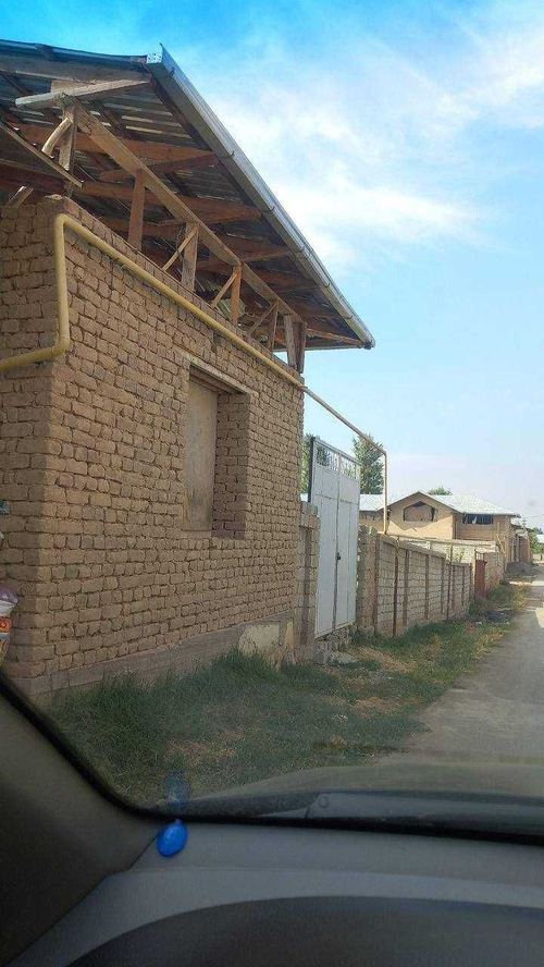 8 sotok land for sale in Yangi Toshmi. Gas, electricity, water available.