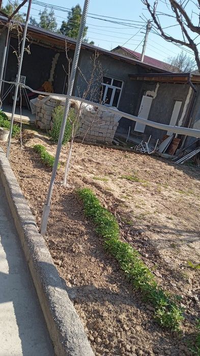 Uylar sotiladi, yeri bilan