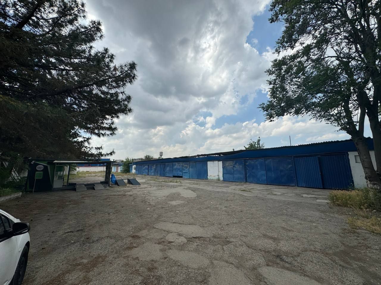 Продаётся большой участок земли на первой линии, Мирзо Улугбекский район.