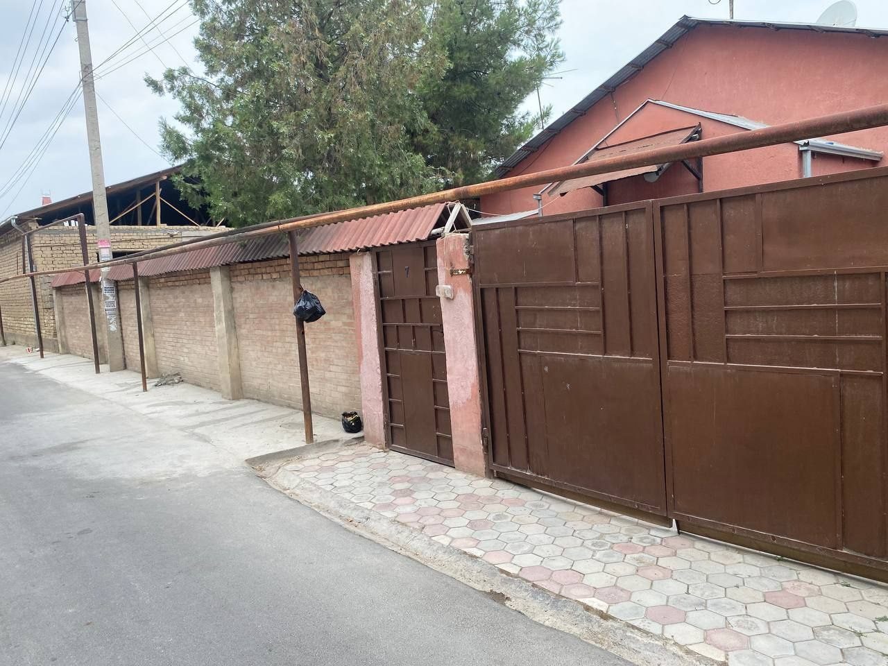 Dacha uchastkasi sotiladi