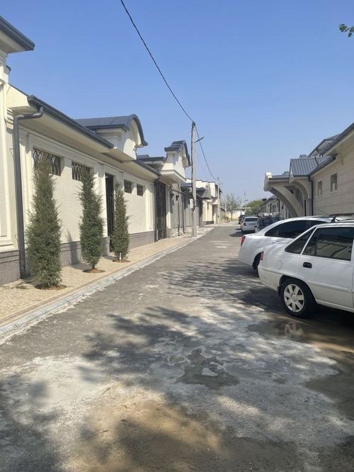 Land for sale in Ipakchilik euro neighborhood, 7.5 sotok, facing 2 streets