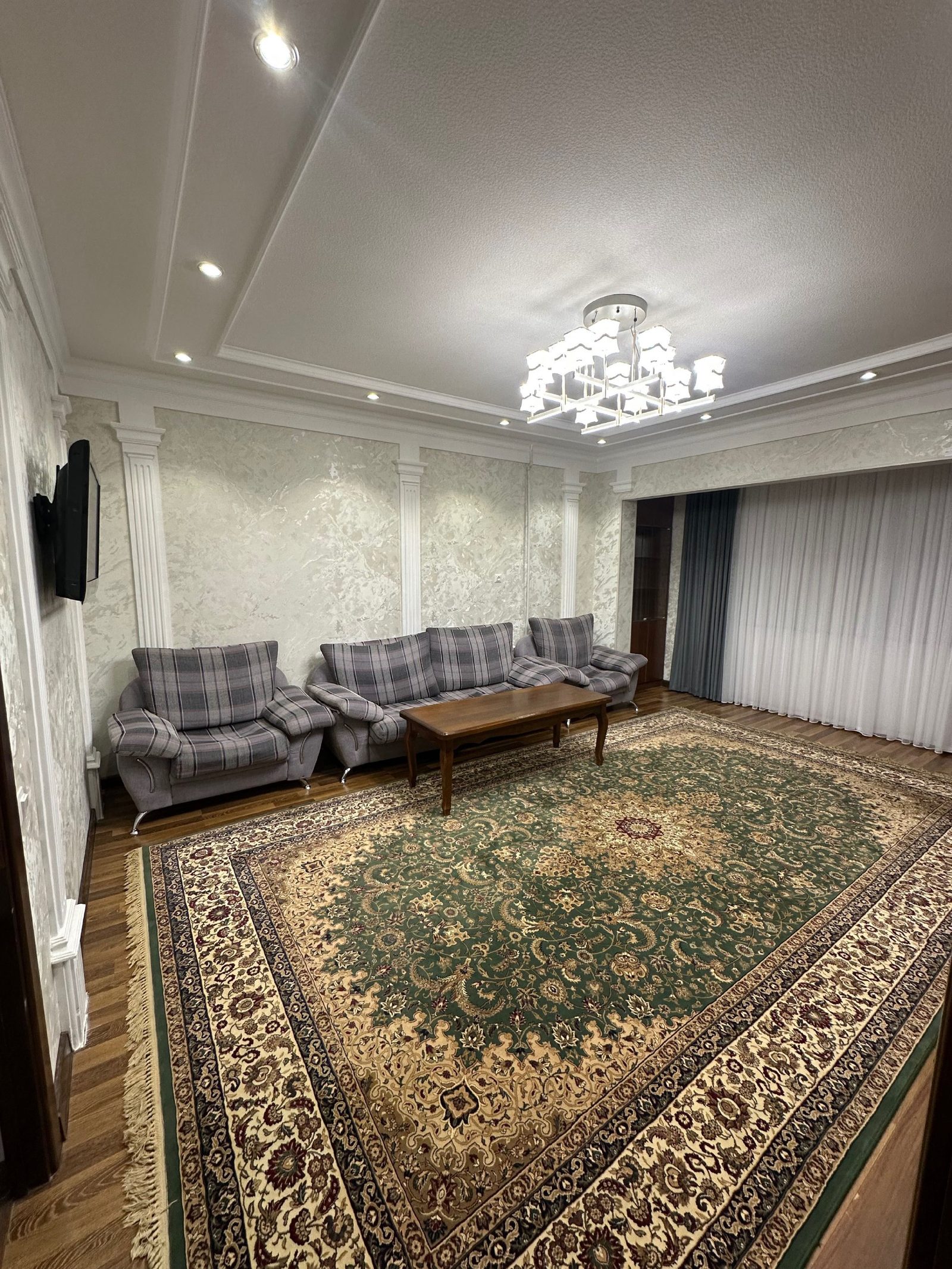 4-комнатная квартира, 110 м², Ташкент, Шайхантахурский район, в аренду