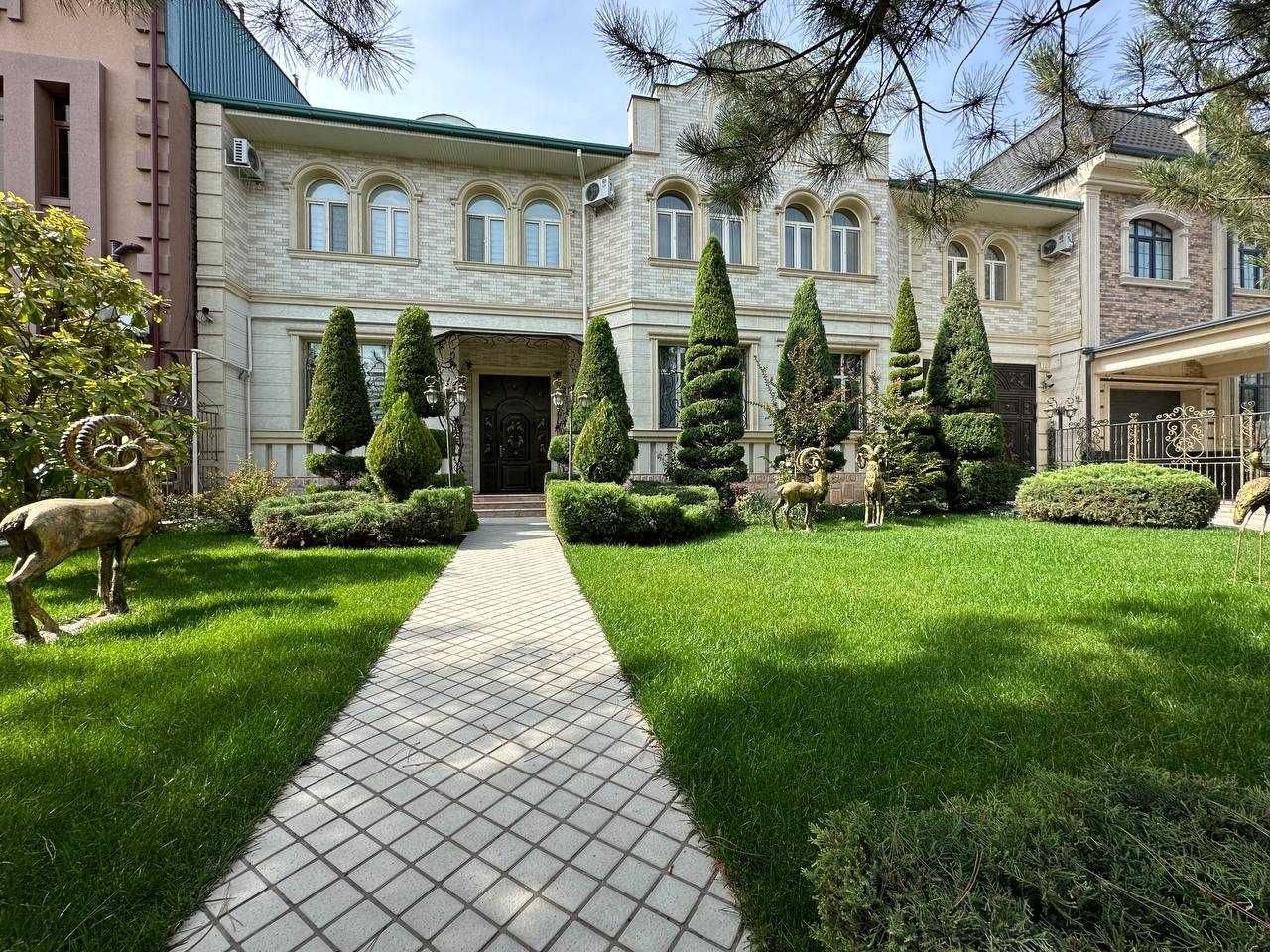 11-xonali uy, 650 m², Toshkent, Yakkasaroy tumani, sotuvga