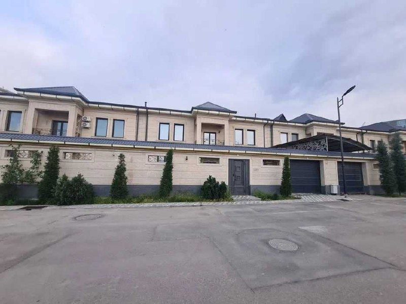 8-xonali uy, 300 m², Toshkent, Mirzo Ulug‘bek tumani, sotuvga
